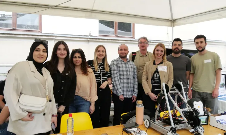 IUS'tan Yenilikçi Beyinler Düzenlenen Yıllık Maker Faire'de Sunum Yaptı