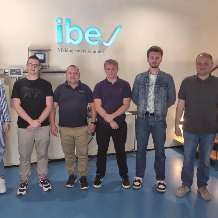 Bridging Theory and Practice: IUS EE Students Visit Leading Automation Company, IBEJ d.o.o.
